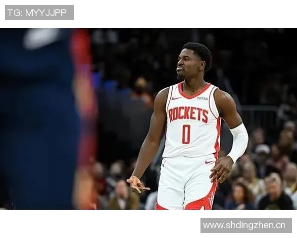 阿隆霍勒迪挺身而出助队续写连胜传奇展现职业精神与团队力量